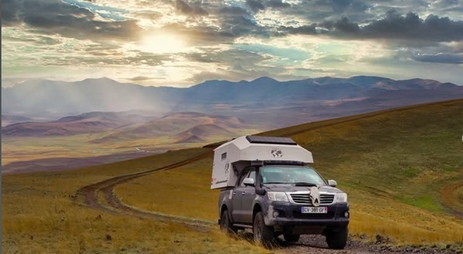 cellule TIPI4x4 dans les steppes des voyageurs en TIPI4x4