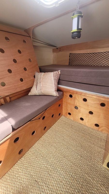 Vue de l’angle gauche de l’intérieur de la cellule BOX3 TIPI4x4